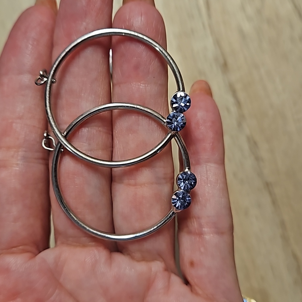 Mixed Jewelry Lot blue rhinestones 3 prs. of earrings 2 pins silvertone goldtone - Picture 3 of 9